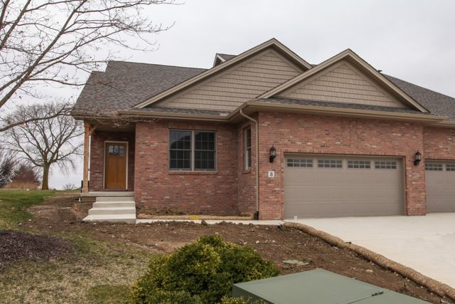 3 St. Ivans Circle, Bloomington, IL 61705