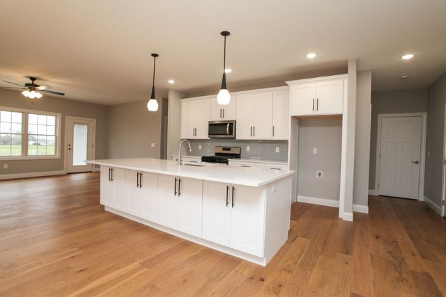 3 St. Ivans Circle, Bloomington, IL 61705