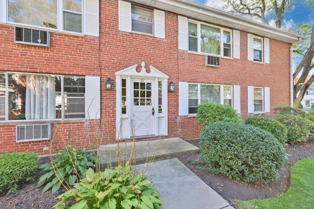 91 Shadow Lane A2, West Hartford, CT 06110
