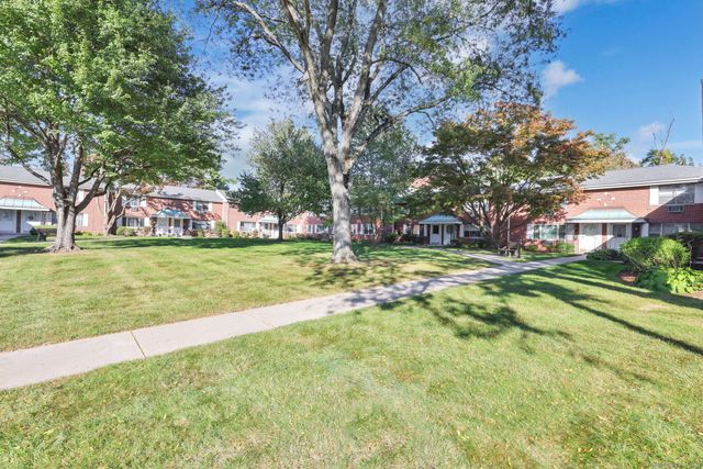 91 Shadow Lane A2, West Hartford, CT 06110