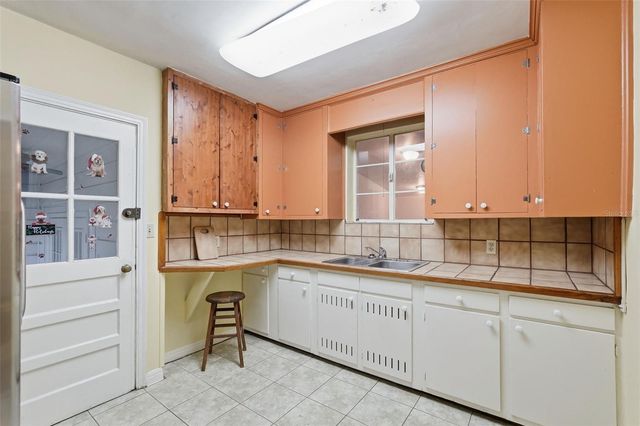 1423 NW 11TH ROAD, Gainesville, FL 32605