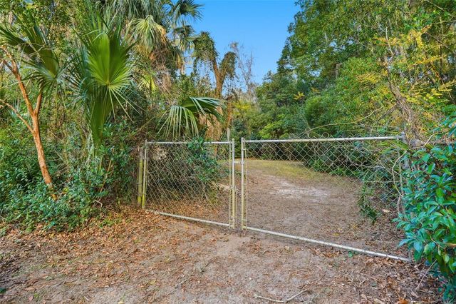 1423 NW 11TH ROAD, Gainesville, FL 32605