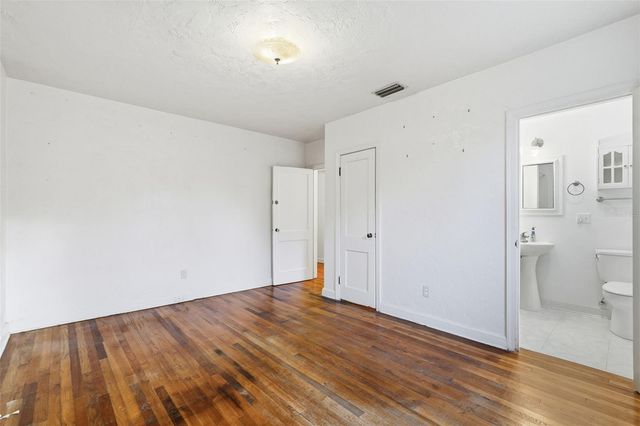 1423 NW 11TH ROAD, Gainesville, FL 32605