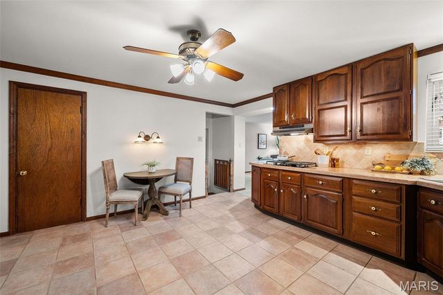 435 Hampshire Court, Webster Groves, MO 63119