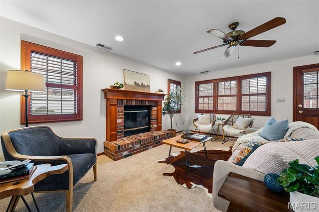 435 Hampshire Court, Webster Groves, MO 63119