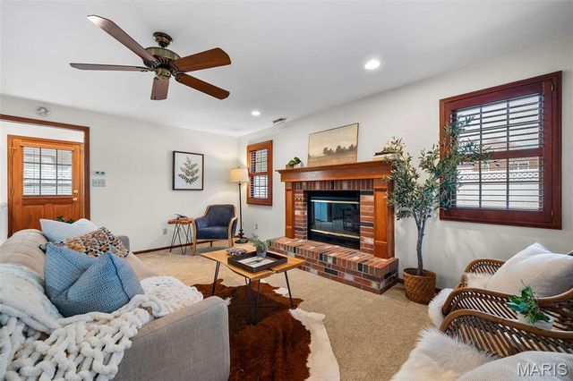 435 Hampshire Court, Webster Groves, MO 63119