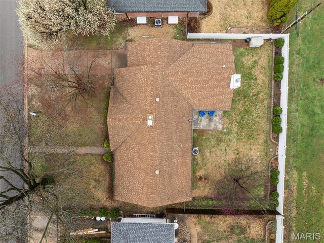 435 Hampshire Court, Webster Groves, MO 63119