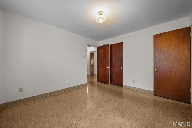 435 Hampshire Court, Webster Groves, MO 63119