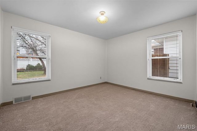 435 Hampshire Court, Webster Groves, MO 63119