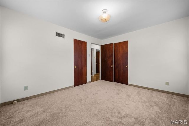 435 Hampshire Court, Webster Groves, MO 63119