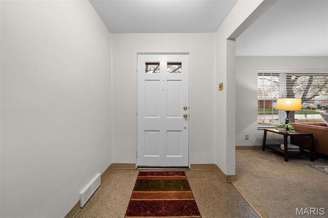 435 Hampshire Court, Webster Groves, MO 63119