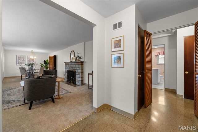 435 Hampshire Court, Webster Groves, MO 63119