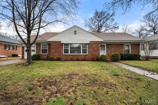 435 Hampshire Court, Webster Groves, MO 63119