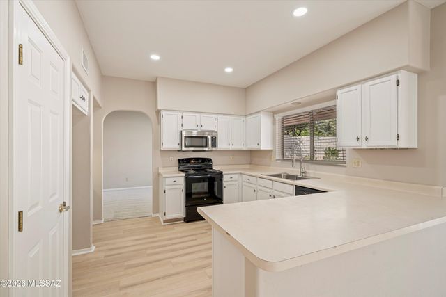 11830 N Gray Eagle Avenue, Oro Valley, AZ 85737