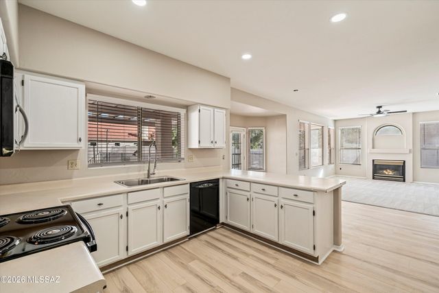 11830 N Gray Eagle Avenue, Oro Valley, AZ 85737