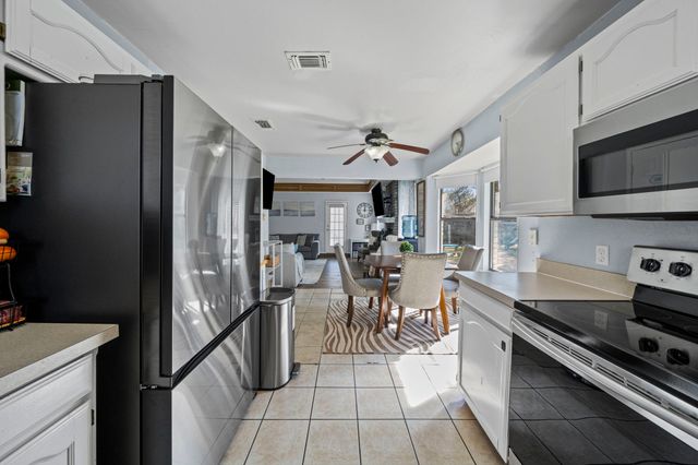 6712 Running Creek Drive, Arlington, TX 76001