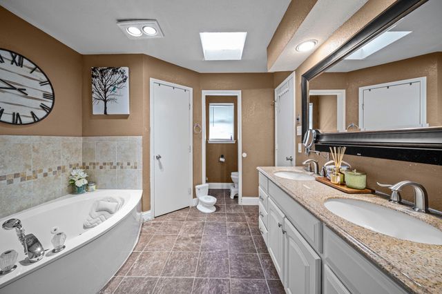 6712 Running Creek Drive, Arlington, TX 76001