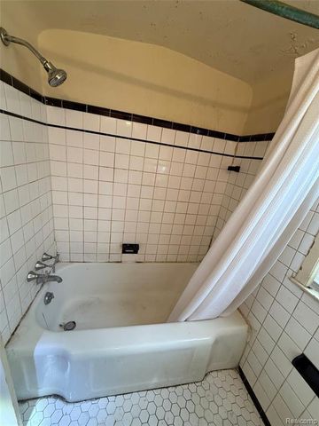 50 Eason Street, Highland Park, MI 48203