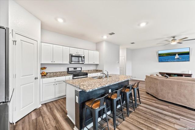 13517 Sunrise Meadow, St Hedwig, TX 78152