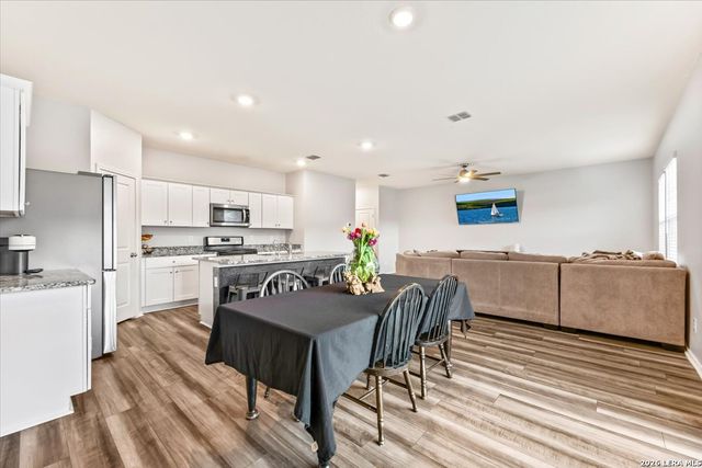 13517 Sunrise Meadow, St Hedwig, TX 78152