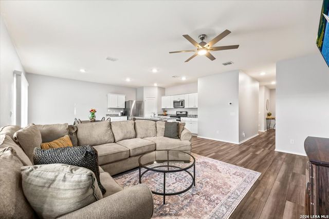 13517 Sunrise Meadow, St Hedwig, TX 78152