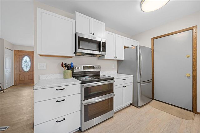 16263 Fishing Way W, Rosemount, MN 55068