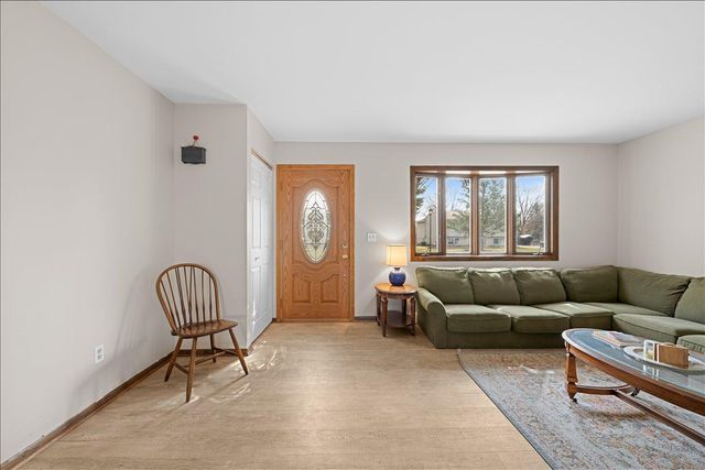 16263 Fishing Way W, Rosemount, MN 55068