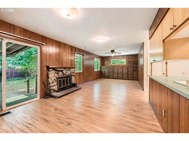 9832 N VAN HOUTEN Ave, Portland, OR 97203