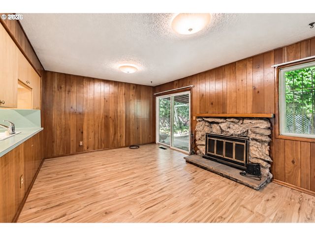 9832 N VAN HOUTEN Ave, Portland, OR 97203