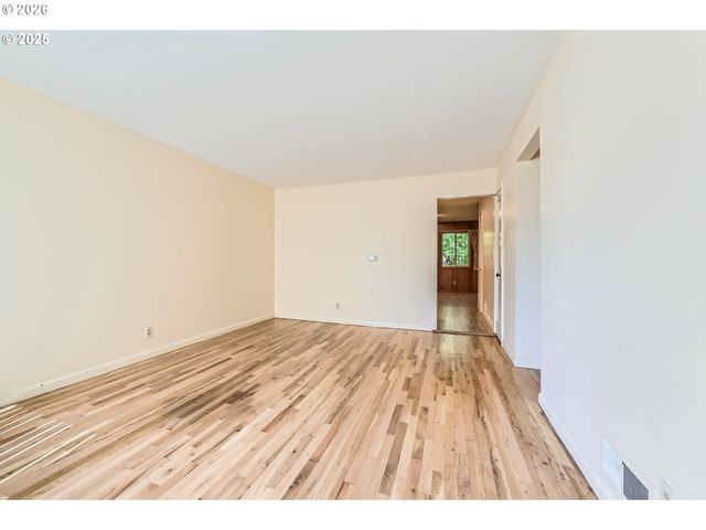 9832 N VAN HOUTEN Ave, Portland, OR 97203