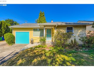 9832 N VAN HOUTEN Ave, Portland, OR 97203