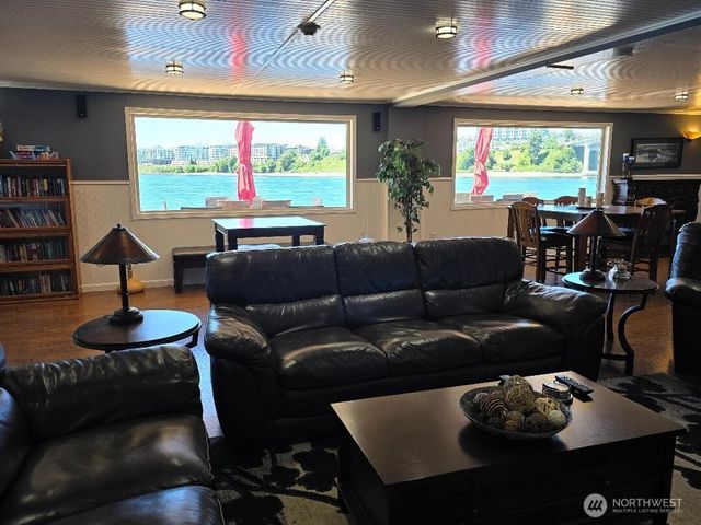 201 SHORE Drive, Bremerton, WA 98310