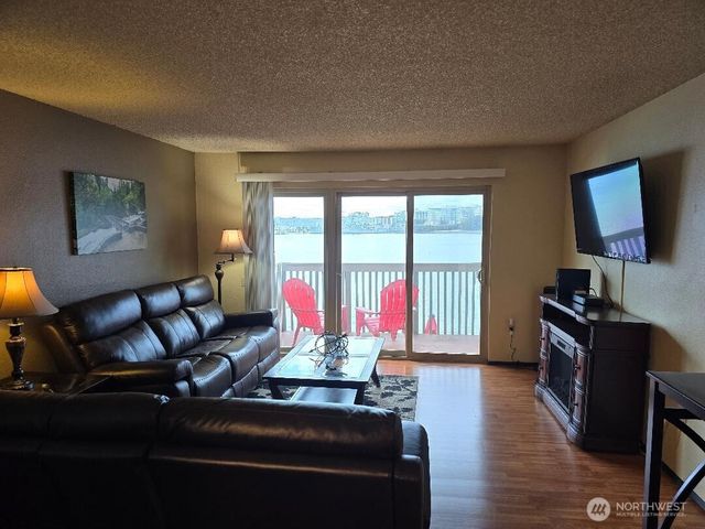 201 SHORE Drive, Bremerton, WA 98310