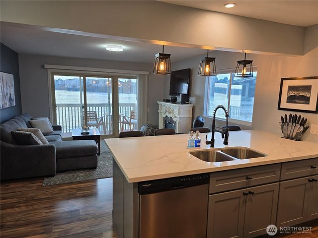 201 SHORE Drive, Bremerton, WA 98310