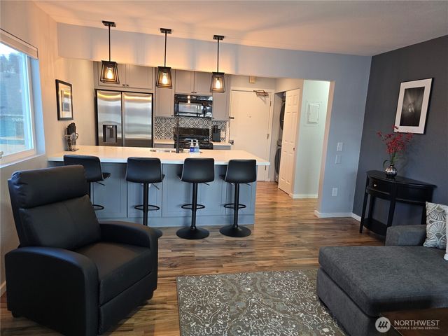 201 SHORE Drive, Bremerton, WA 98310