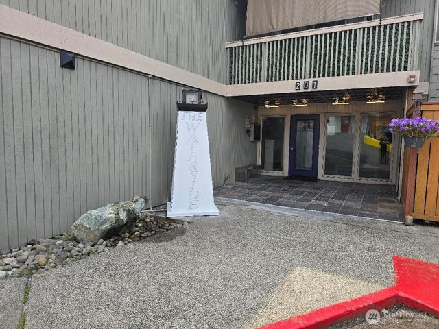 201 SHORE Drive, Bremerton, WA 98310