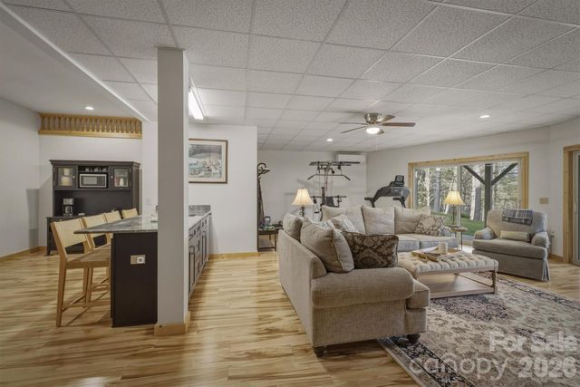2224 W Paradise Harbor Drive, Connelly Springs, NC 28612