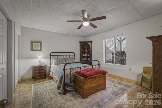 2224 W Paradise Harbor Drive, Connelly Springs, NC 28612