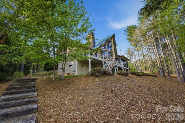 2224 W Paradise Harbor Drive, Connelly Springs, NC 28612