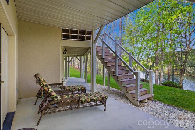 2224 W Paradise Harbor Drive, Connelly Springs, NC 28612