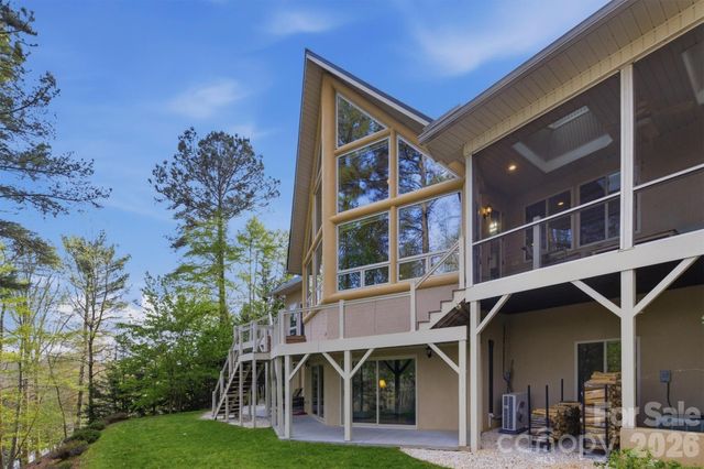 2224 W Paradise Harbor Drive, Connelly Springs, NC 28612