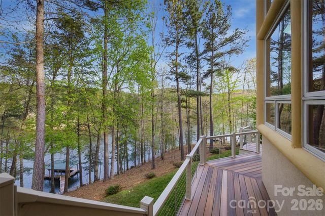 2224 W Paradise Harbor Drive, Connelly Springs, NC 28612