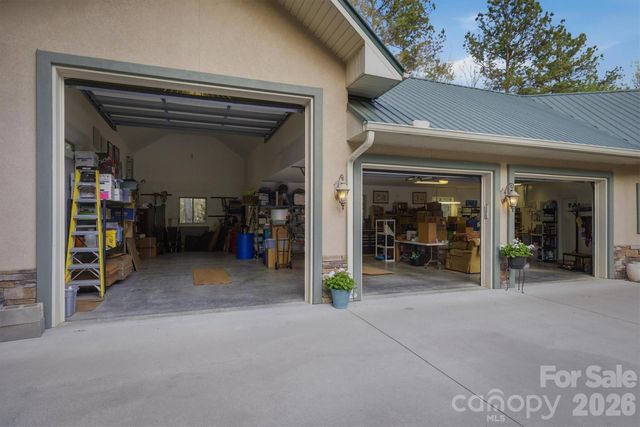 2224 W Paradise Harbor Drive, Connelly Springs, NC 28612