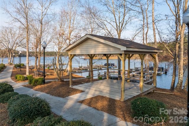 2224 W Paradise Harbor Drive, Connelly Springs, NC 28612