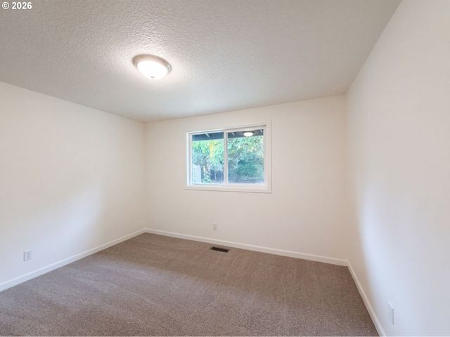 555 MATZEN St, St Helens, OR 97051
