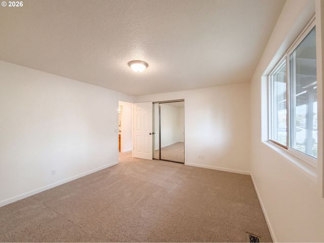 555 MATZEN St, St Helens, OR 97051