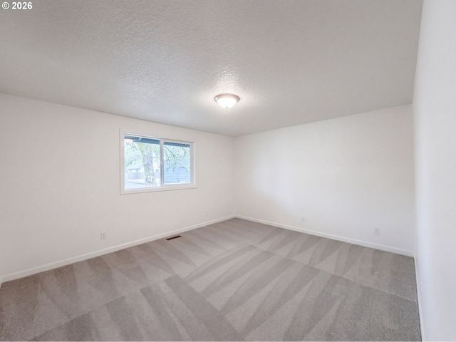 555 MATZEN St, St Helens, OR 97051