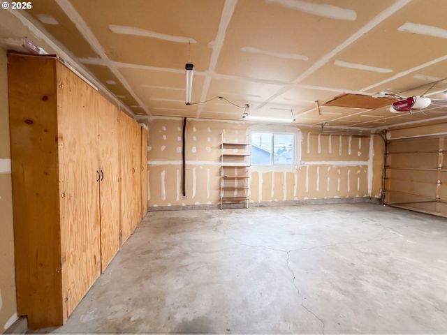 555 MATZEN St, St Helens, OR 97051