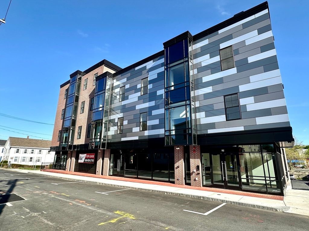 21 Summer St 403, Natick, MA 01760