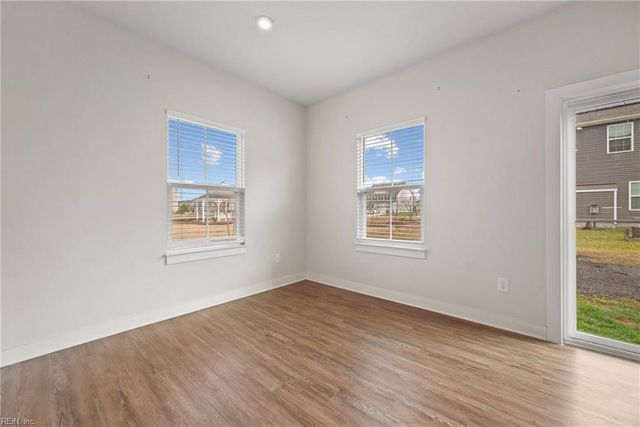 211 Williamson Park LN, Smithfield, VA 23430